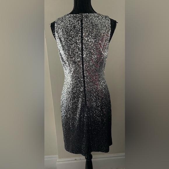 Vince Camuto Silver & Black Sequin Evening Dress Size 8 - Picture 4 of 12